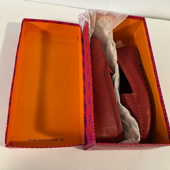 Tory Burch Driver Loafer Shoes - Picture 7 of 8